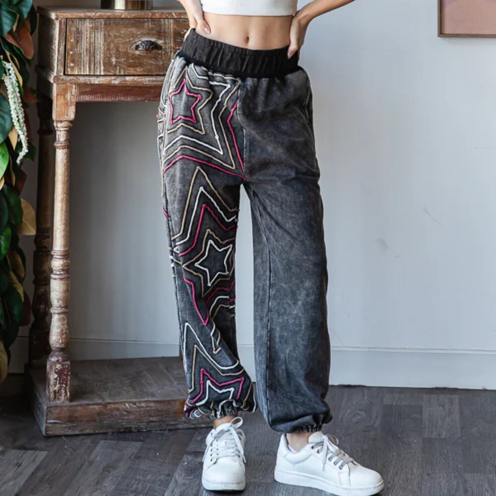 Oli & Hali Washed Star Applique Jogger Pants Size Medium - Picture 3 of 5